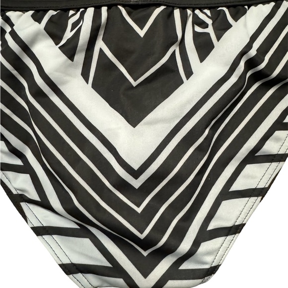 BALMAIN***Men’s Black & White Swim Briefs***Med***$280 DAMAGED - Picture 3 of 3